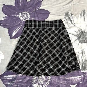 Vintage Black, white, and magenta, pleated skirt. Size Small Adult.